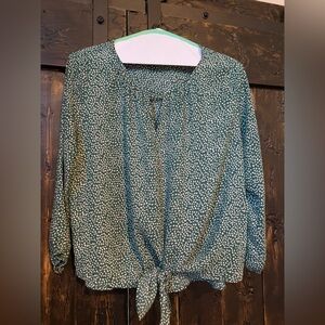 Chic Everyday Blouse from West Kei | Perfect Blend of Comfort & Style